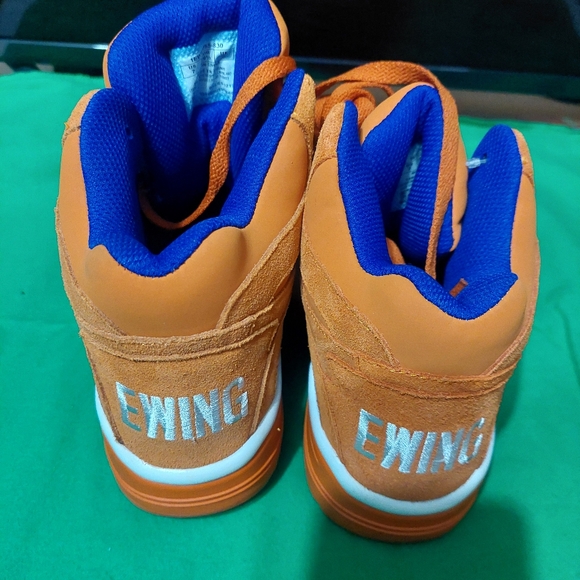 Sneakers - Picture 4 of 5